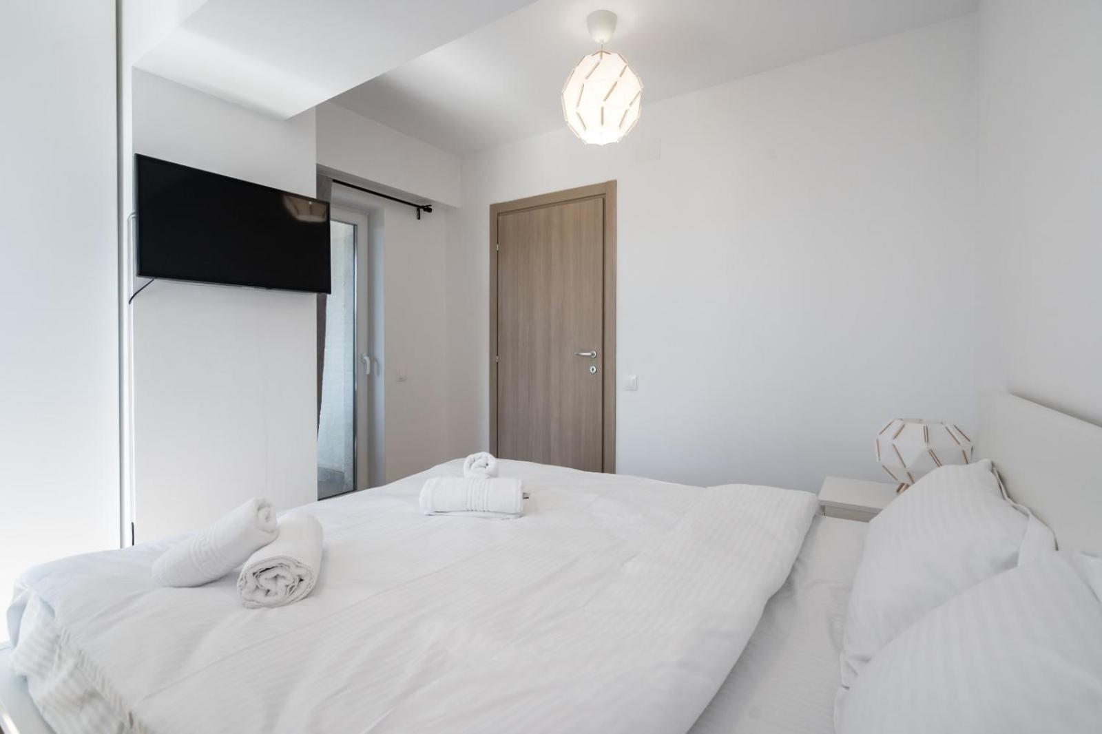 A Home Away - Politehnica Park Букурещ Екстериор снимка