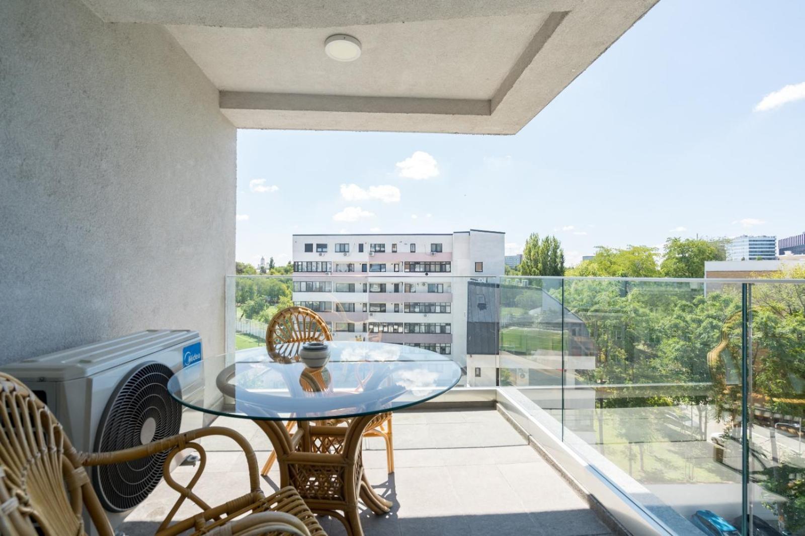 A Home Away - Politehnica Park Букурещ Екстериор снимка