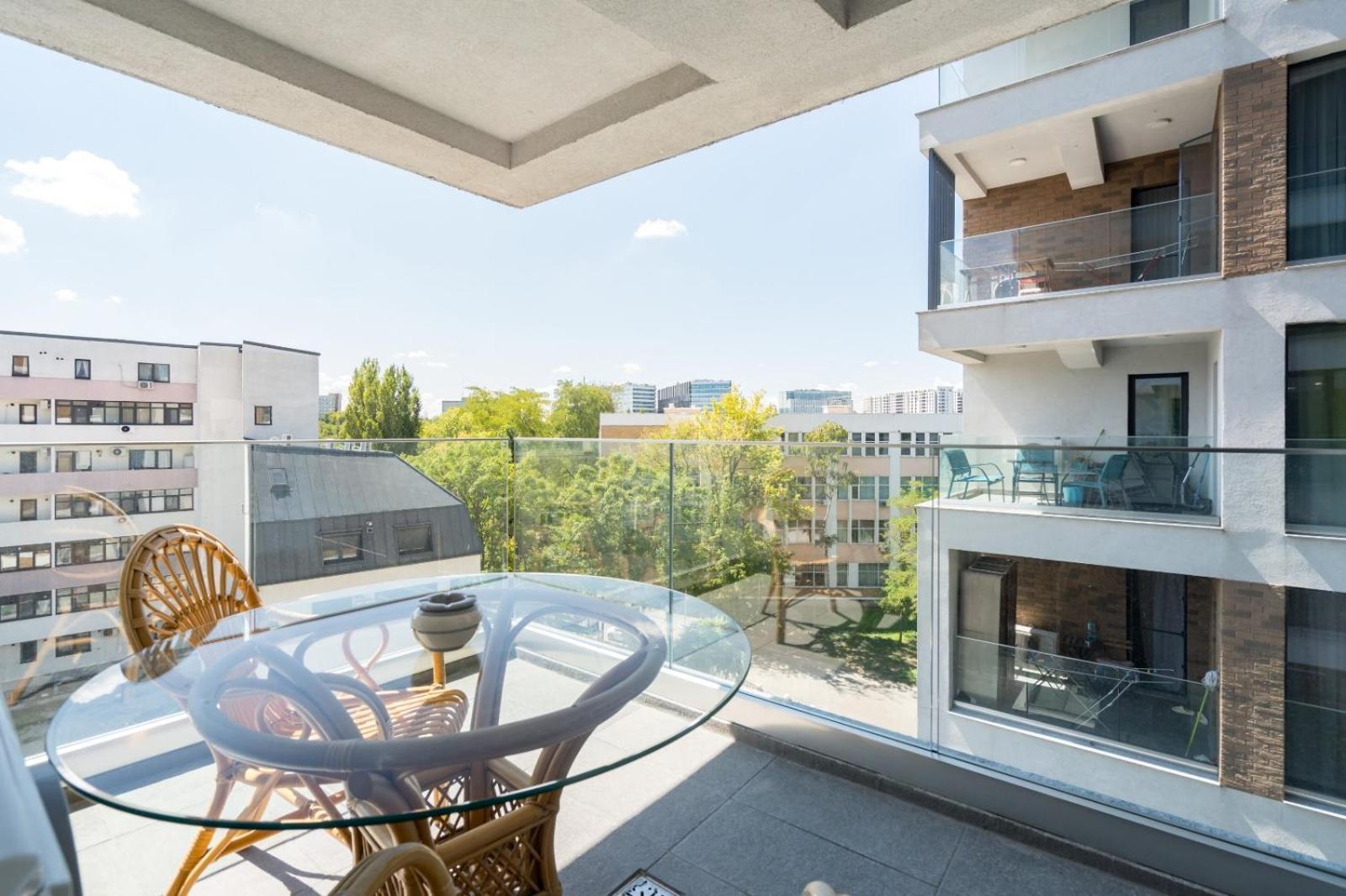 A Home Away - Politehnica Park Букурещ Екстериор снимка
